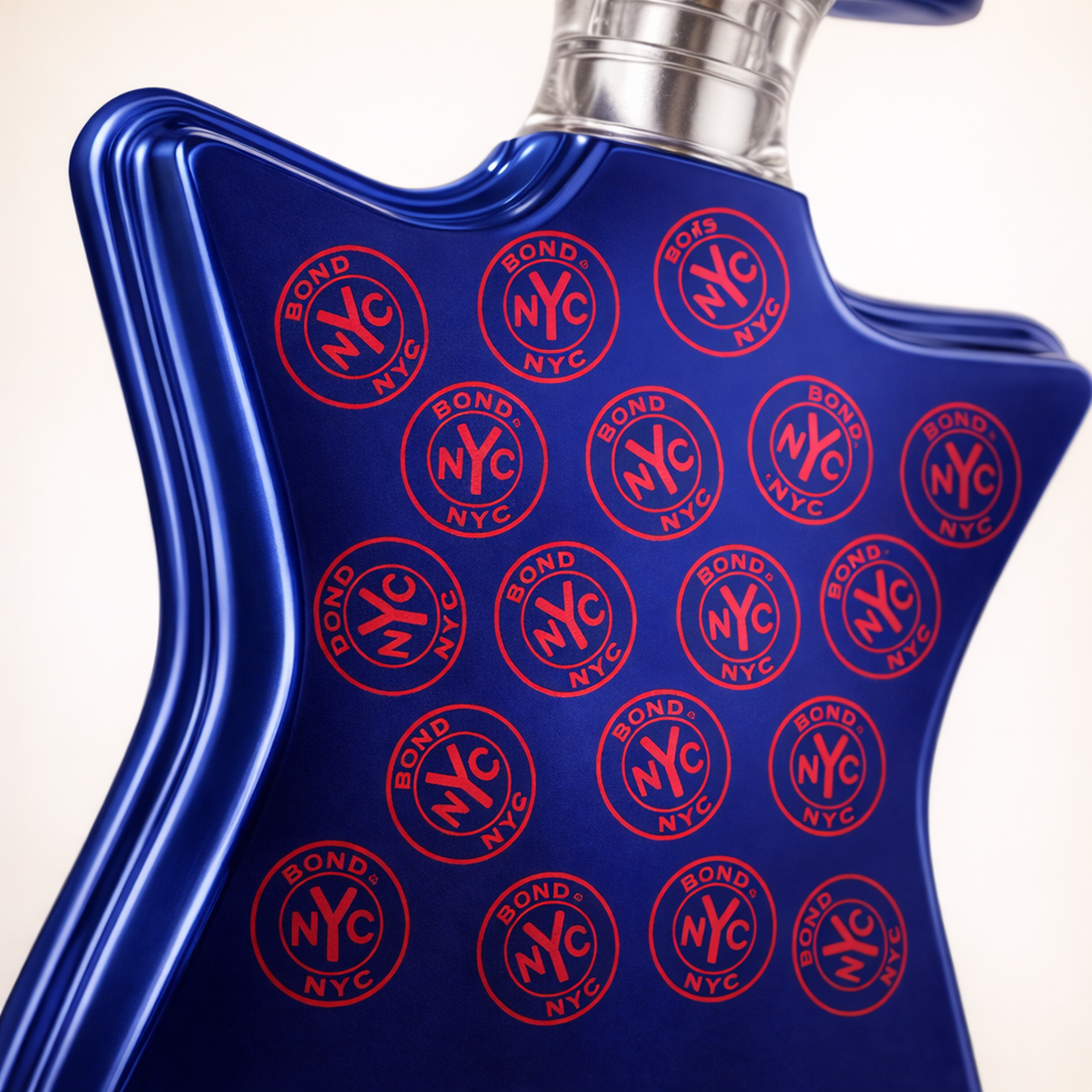 Bond No.9 New York Manhattan EDP macro label detail gallery showcase