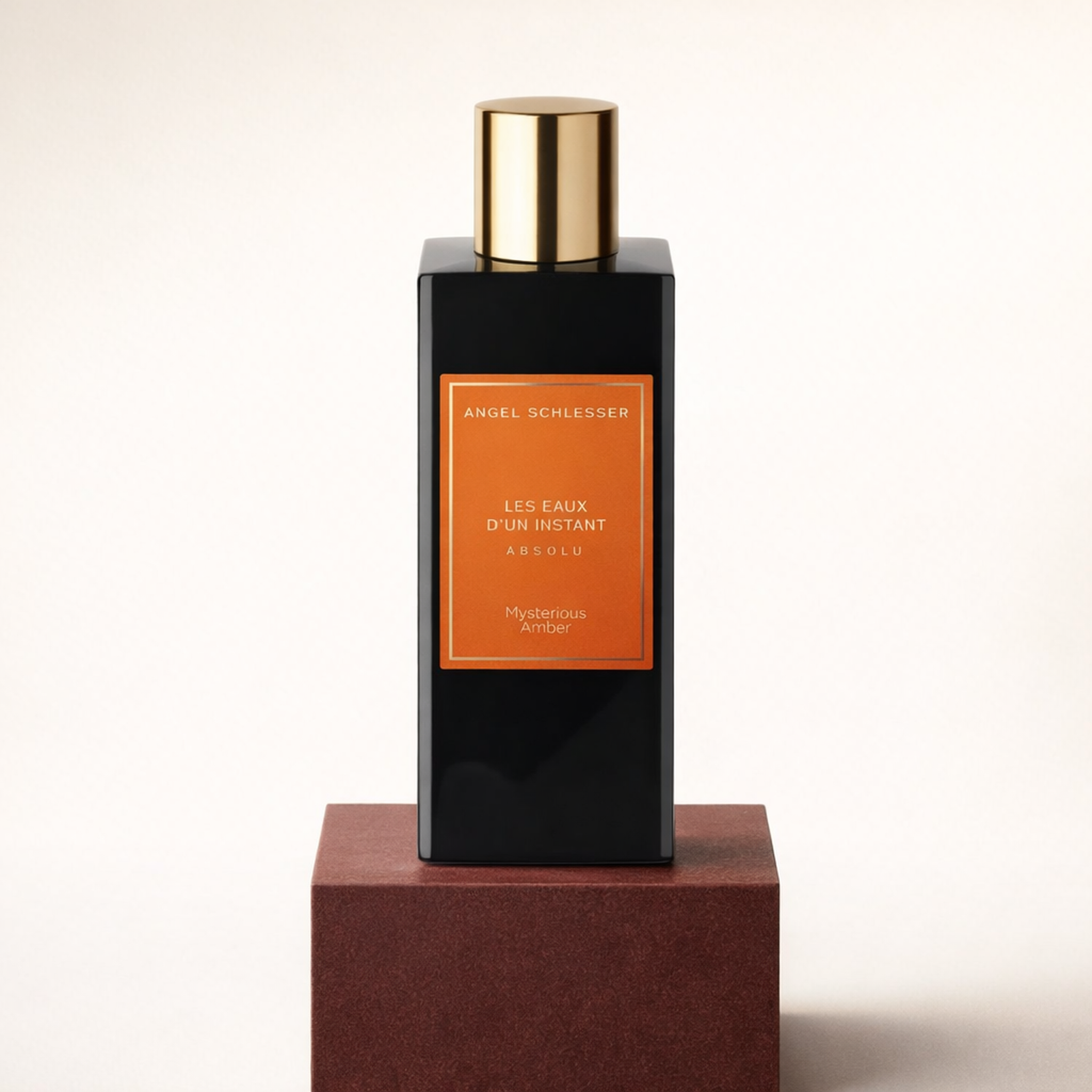 Angel Schlesser les Eaux D'un Instant Absolu Mysterious Amber EDP upright pedestal gallery showcase