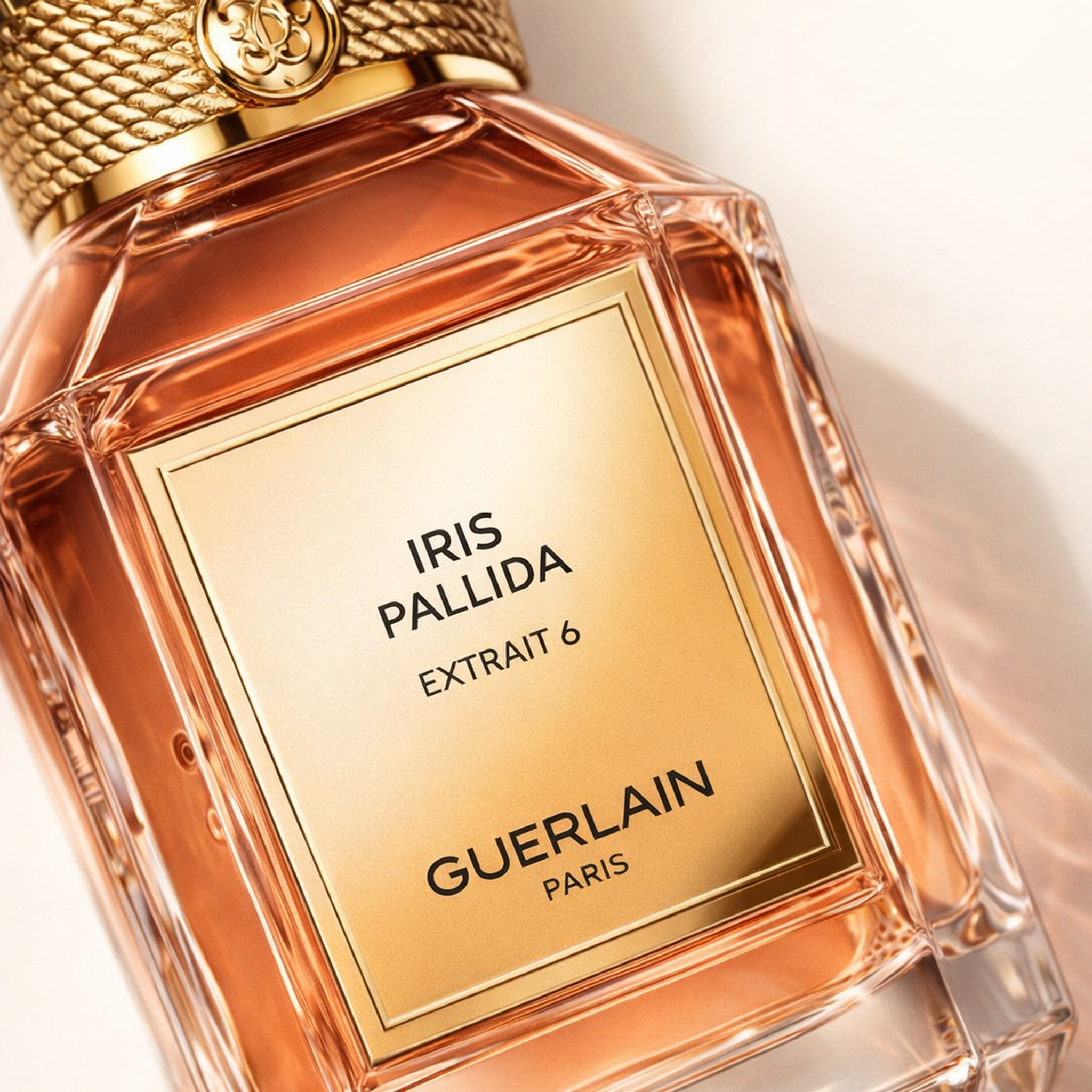 Guerlain L'art & la Matiere Iris Pallida Extrait 6 Parfume macro label detail gallery showcase
